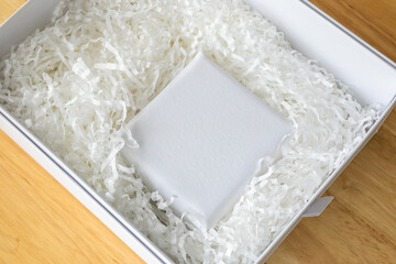 Eco friendly white paper wrap for product packaging parcel carton box