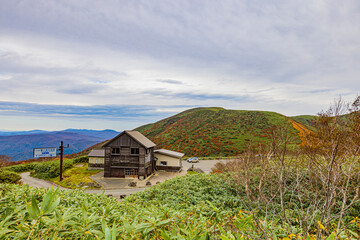 秋田県　秋田駒ヶ岳の紅葉風景
