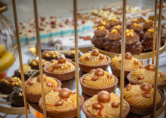 candy bar cakes, appealing and inviting desserts for special occasions