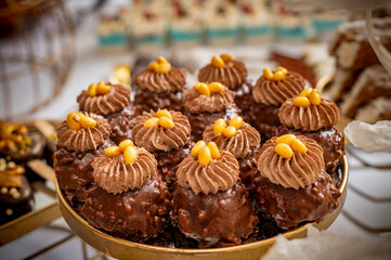 candy bar cakes, appealing and inviting desserts for special occasions