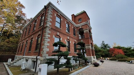 한국의 건물 '건국대 구서북학회회관'