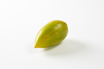 高アントシアニントマトの実　白バックで