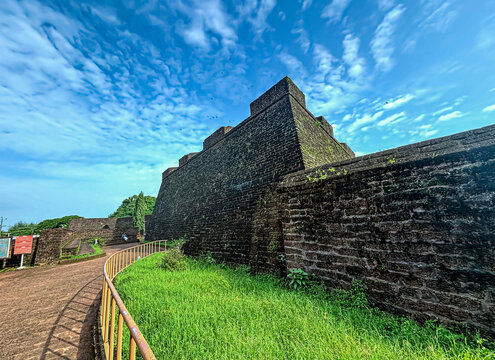 A Beautiful St. Angelo Fort in Kannur is a massive laterite stone structure with robust walls and ramparts. It was built by the first Portuguese Viceroy of India