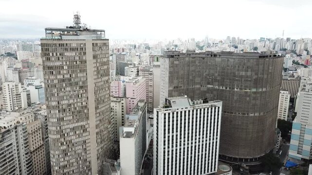 Aerial perspective of Edificio Copan and Edificio Italia in S&atilde;o Paulo, Brazil, highlighting the city's architectural landmarks.
