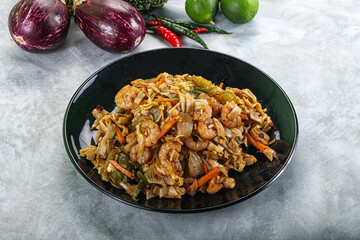 Pad thai - noodle with egg and prawn