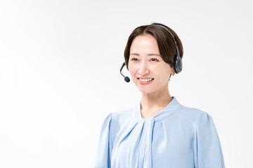 ヘッドセットをつけた女性