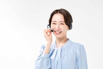 ヘッドセットをつけた女性