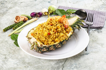 Pineapple fried rice with prawn