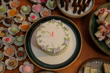 cake with flowers, cake with candle, fondant cake, vintage cake