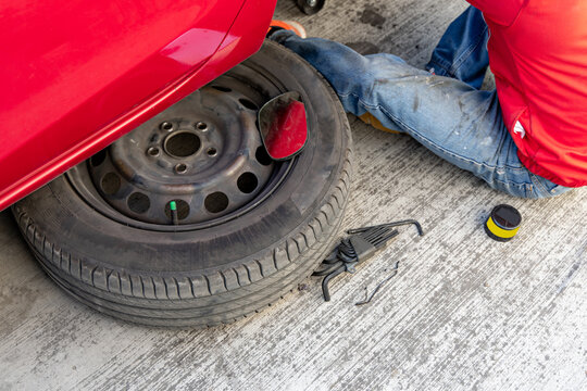 A car whose brake system is changed by an anonymous mechanic