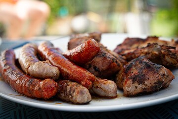 barbecue dans une assiette