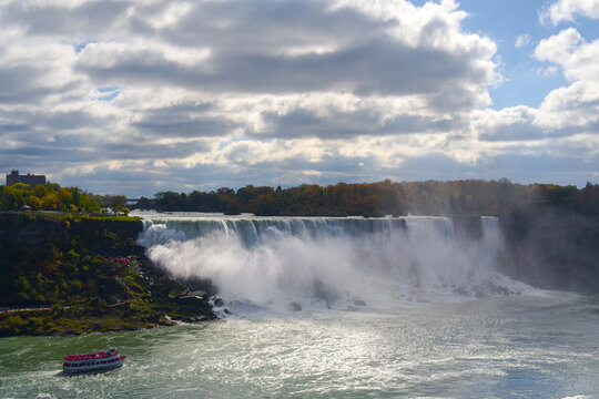 Niagara Falls boat travel experience
