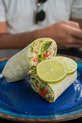 Wrap refrescante com limão