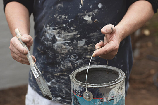Close up of painter's hand
