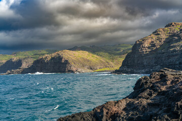 Hawaii: The Aloha State
Experience the breathtaking beauty and vibrant culture of Hawaii, from its stunning beaches and lush landscapes to its rich traditions and welcoming spirit.