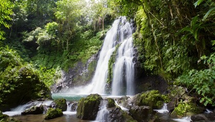 Naklejka premium Dynamic Waterfall in a Lush Tropical Forest