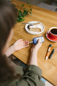 Diabetic woman measures sugar