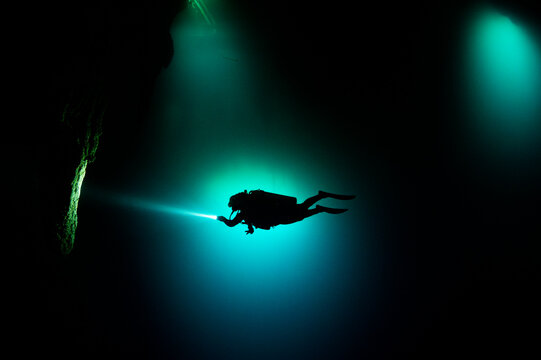 Cenote Scuba Diving
