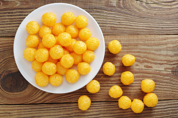 Corn balls with cheese flavor