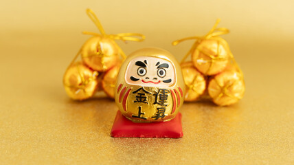 金色のだるま　金運アップ　一粒万倍日　待ち受け　壁紙