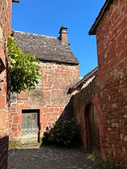 dans les rues de Collonges la rouge