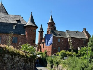 Dans les rues de Collonges-la-rouge