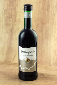  1 Flasche Rotwein Sp&auml;tburgunder 0,25 Liter halbtrocken 2023 Rheinhessen