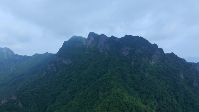 妙義山の迫力あるドローン空撮_004
