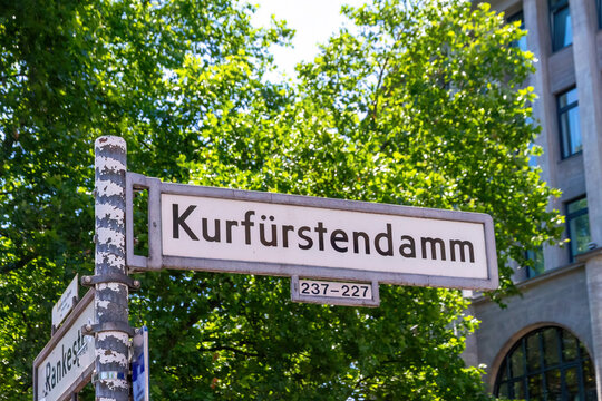 Berlin, Kurf&uuml;rstendamm Stra&szlig;enschild 