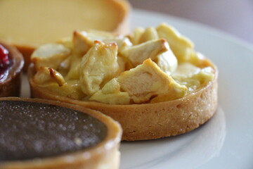 tartlet, pastry, chocolate, apple, Red fruit