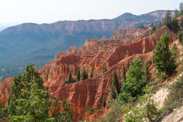 Bryce Canyon: A Symphony of Hoodoos and Nature's Artistry
Experience the otherworldly beauty of Bryce Canyon, where towering hoodoos and vibrant rock formations create a stunning amphitheater of natur