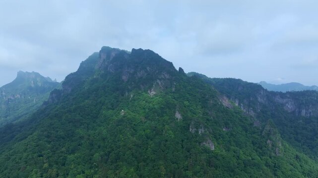 妙義山の迫力あるドローン空撮_005