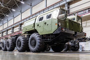 Conveyor for the production of multi-axle cross-country vehicles. Plant workshop.