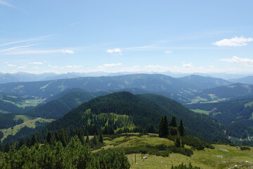 Obraz premium The view from Gosaukamm mountain ridge, Austria 