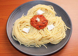 Creative spaghetti dish with sauce