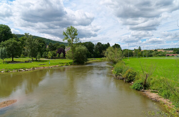 Die Fränkische Saale bei Euerdorf, Landkreis Bad Kissingen, Unterfranken, Bayern, Franken, Deutschland