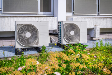 Dual Inverter, combination of heating and cooling pump, installed on industrial building