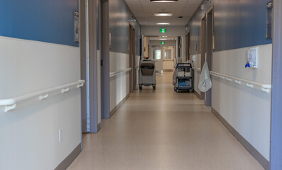 Corridor CHSLD, hôpital, jour,  horizontal