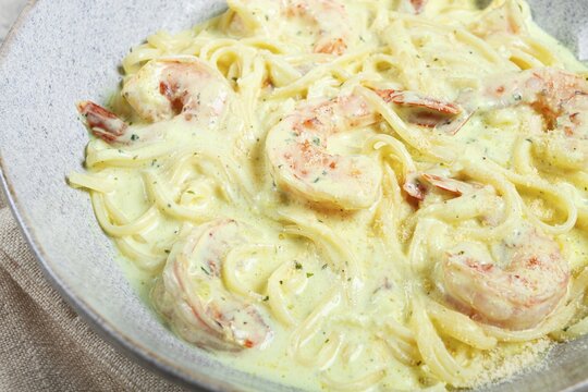 Spaghetti with shrimp, in cream sauce, homemade, no people