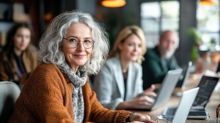 Elderly people learn to make crafts as a hobby.