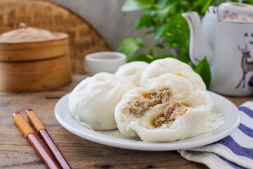 steamed stuff bun,steamed dumpling,stuffed steamed bun,thai called sarapao,