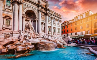 Naklejka premium Tossing a coin in Trevi Fountain. italy
