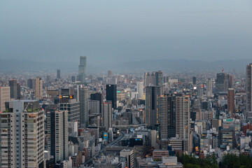 Fototapeta premium 夕方の大阪市の街並み