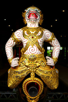 "Krabi Prab muang marn"The figurehead of "Hanuman" Monkey warrior and show the cannon in the head of the ship. This kind of ships are only use in the royal barge procession.