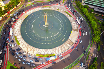 Naklejka premium the drone view of Selamat Datang Monument in Jakarta, Indonesia