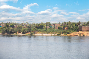 Obraz premium Beautiful view of Nile river and landscape in Luxor, Egypt