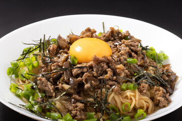 冷やしナスの肉味噌まぜ麺