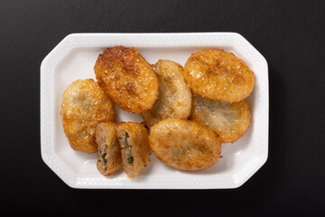 揚げ　ニラ饅頭