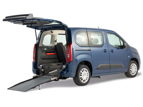 Automobile speciale per disabili.