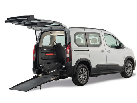 Automobile speciale per disabili.